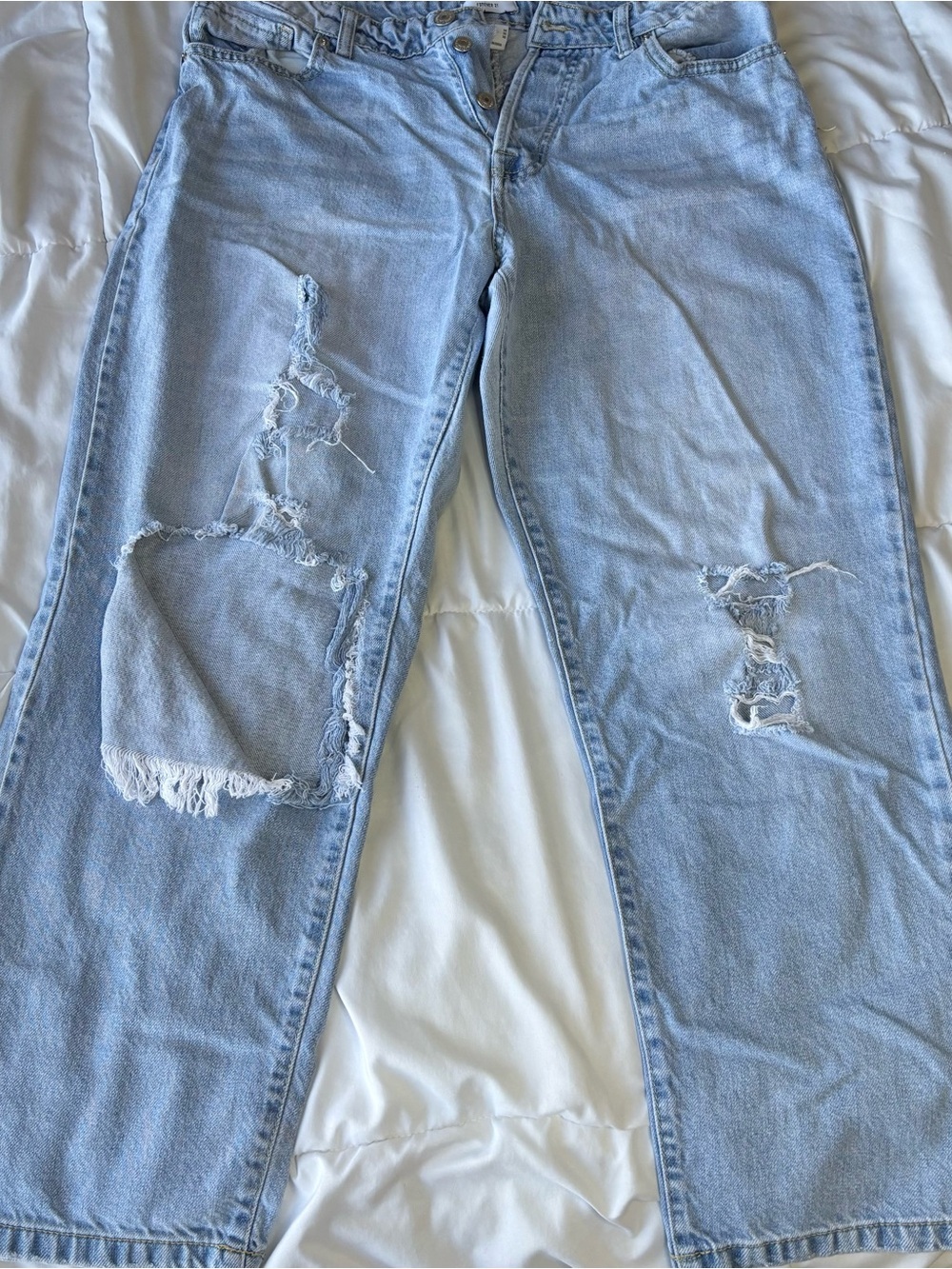 Forever 21 Light Wash Distressed Straight-Leg Jeans